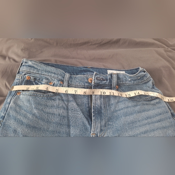 Gap 90's Straight High Rise, Size 29 - Picture 3 of 4